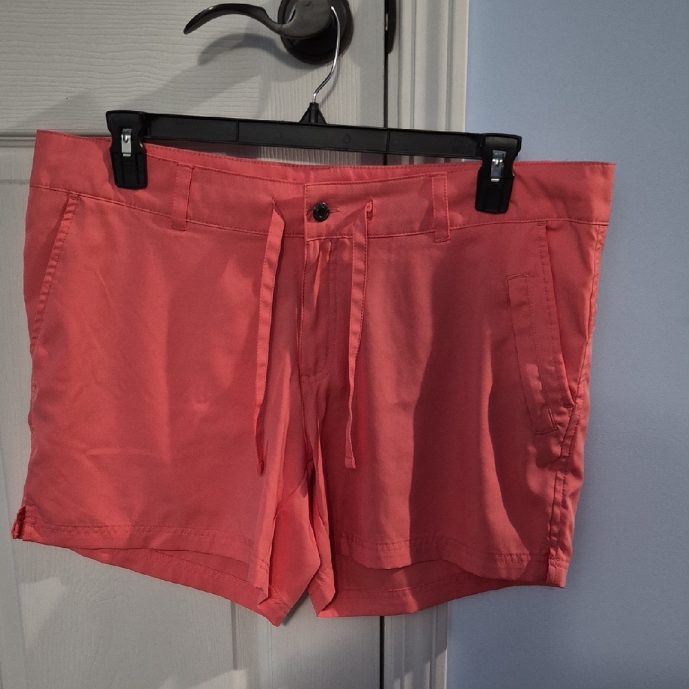 Magellan Outdoors Women's Pink Cargo Shorts
